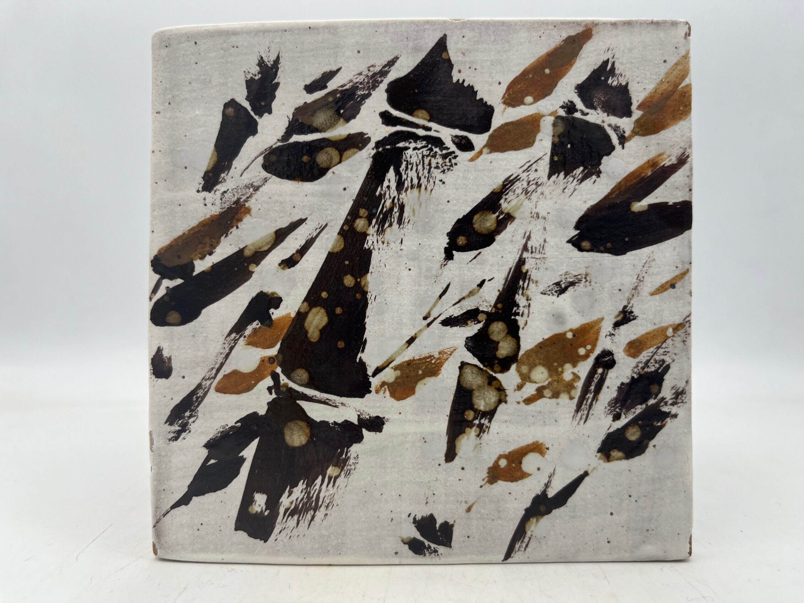 sumi tile