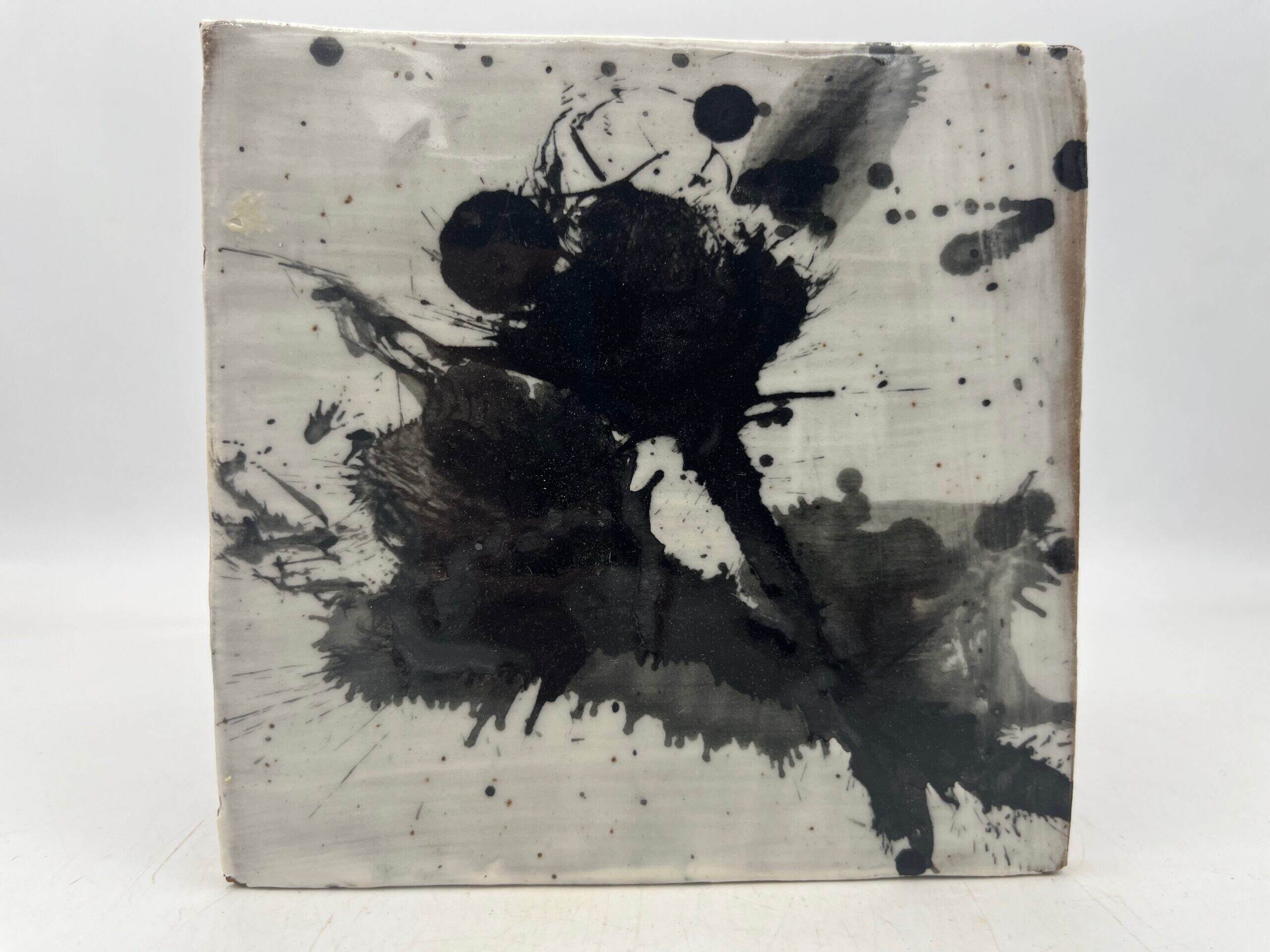 sumi tile